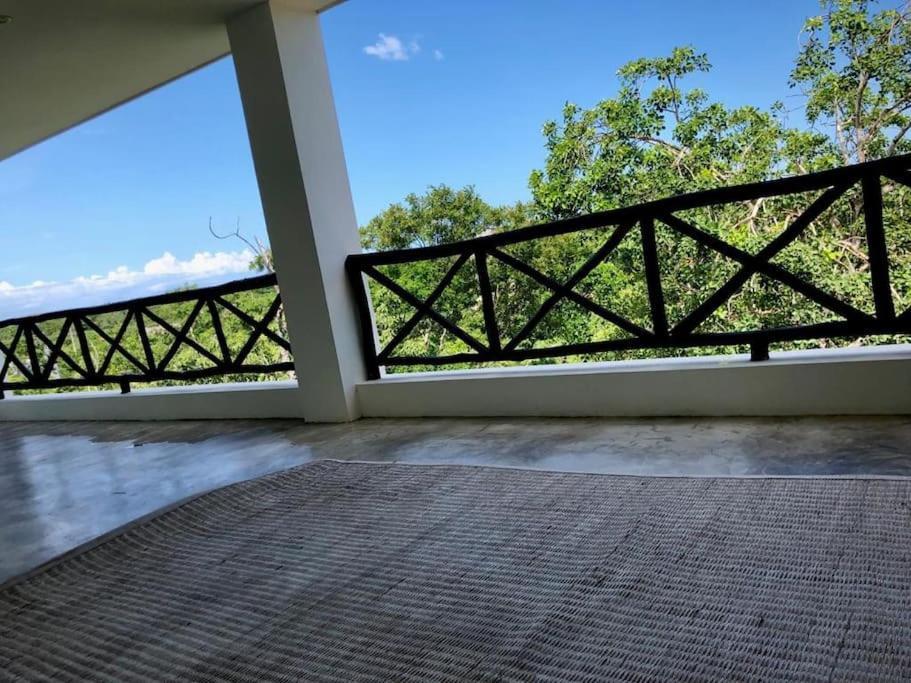 Apartment Near Beach+jungle Views. King Bed+220 Megs+2 Bikes