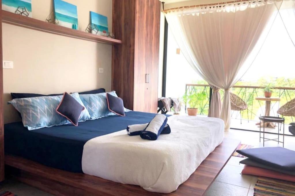 Near Beach+jungle Views. King Bed+220 Megs+2 Bikes